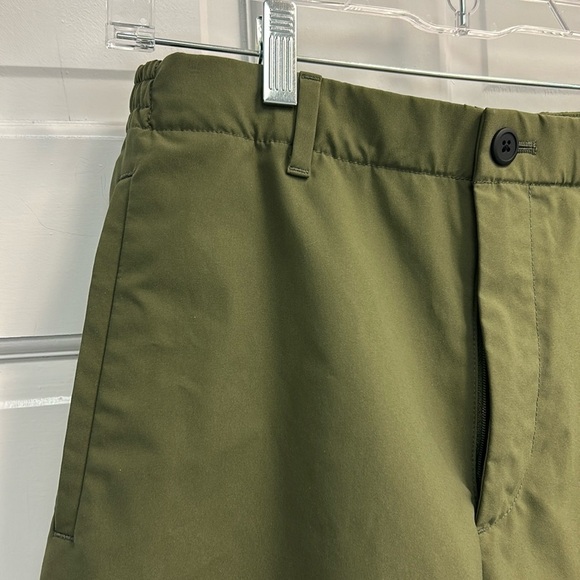 Uniqlo x Theory Men’s Ultra Light Relaxed Shorts Size S - Picture 3 of 10